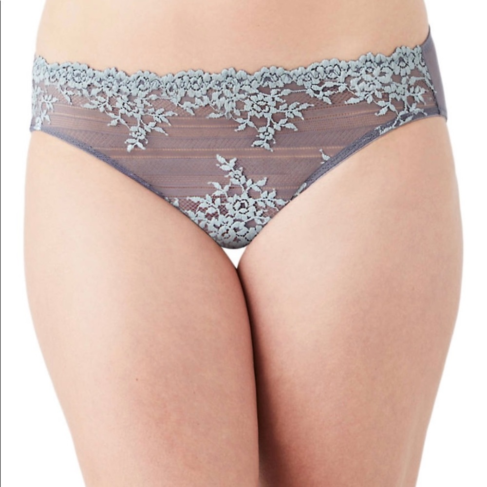Wacoal Embrace Lace Bikini Quiet Shade/Ether Size M